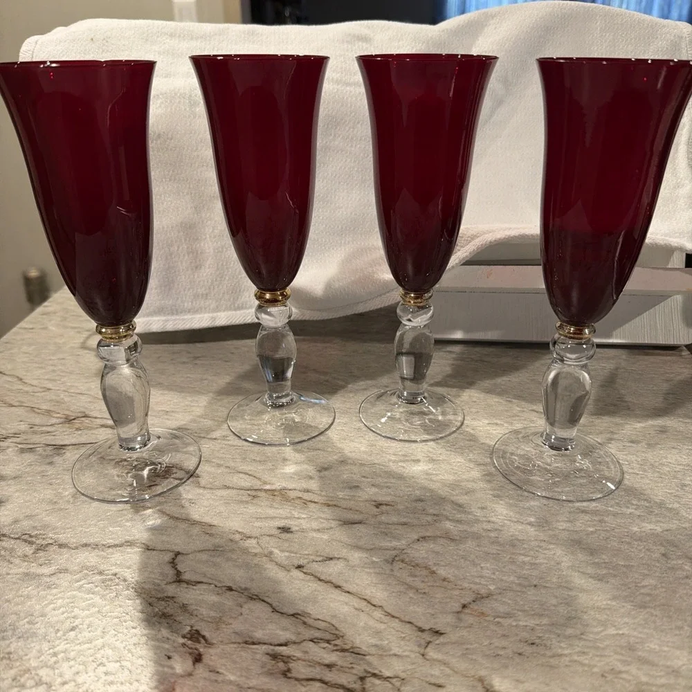 Vtg 4 RUBY RED Wine Glasses champagne Clear Stem Gold Plated Neck. 9